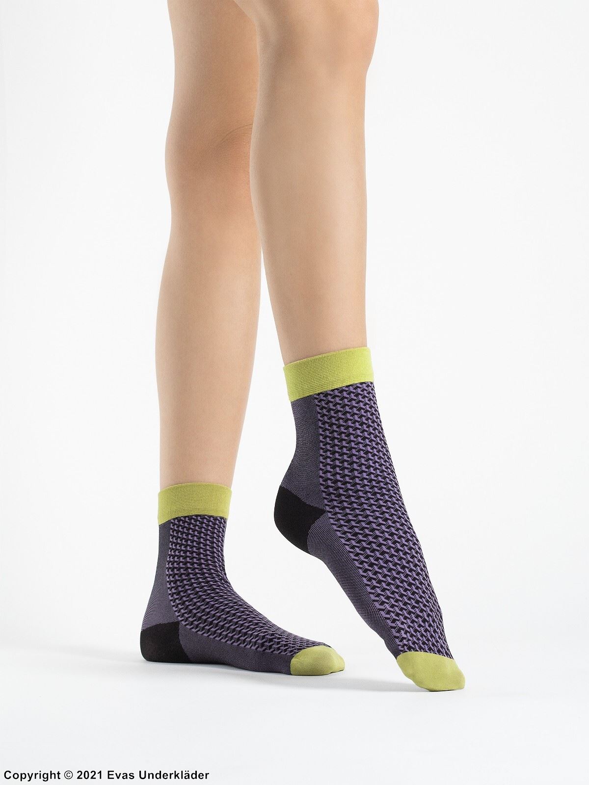 Ankle socks, intricate pattern